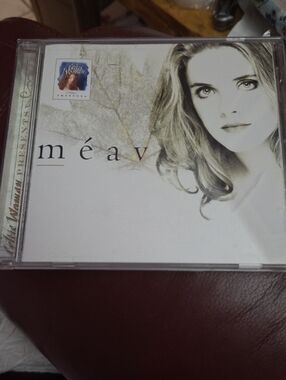 IC COLLECTION White and Gold Méav CD Artwork